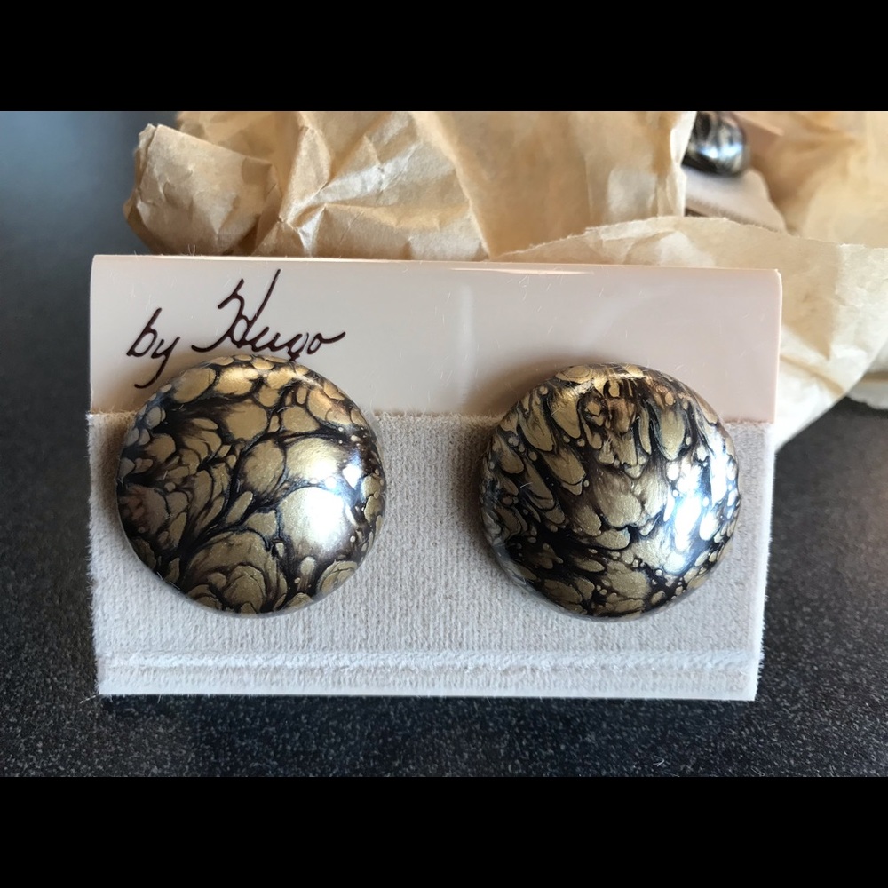 New Hugo Earrings vintage 1970s
